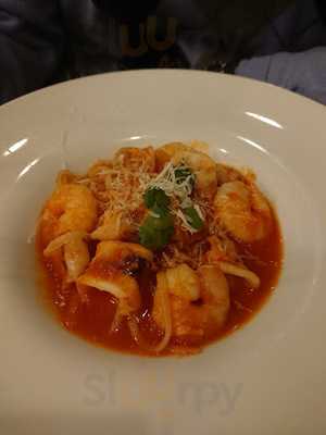 トラットリア　ルチアーノ