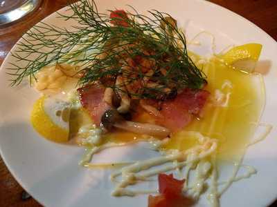 立ち呑み処とん両