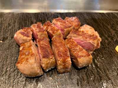 鉄板ステーキ アトゥ