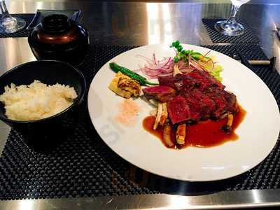 鉄板ステーキ アトゥ