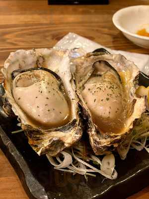 炭火バル あじと