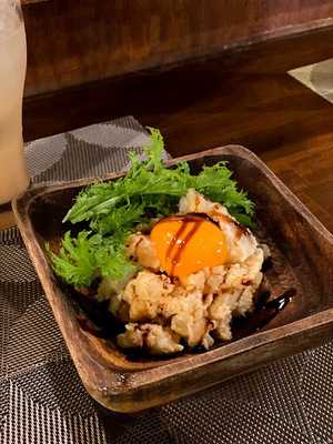 炭火バル あじと