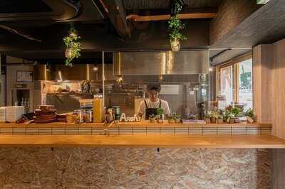 炭焼スタンドツジヤ