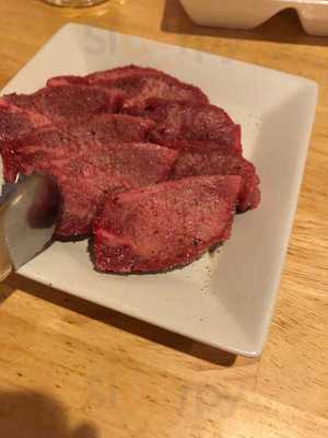 焼肉 ホルモン じゃん