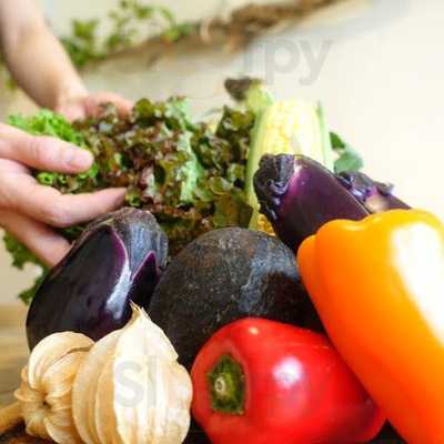 創作あか牛バル×寿司35table（サンゴテーブル）心斎橋