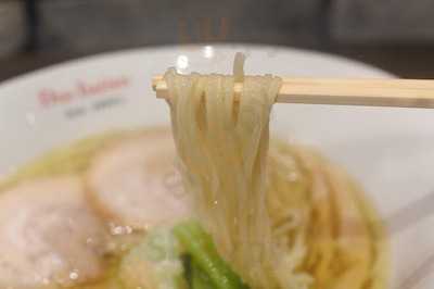 黄金の塩らぁ麺 ドゥエイタリアン 大阪店