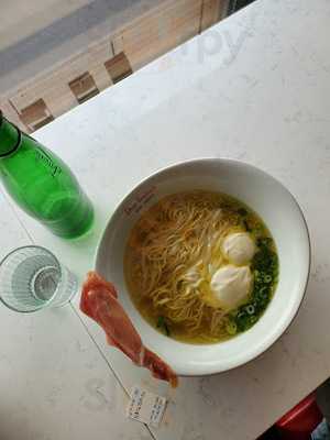 黄金の塩らぁ麺 ドゥエイタリアン 大阪店