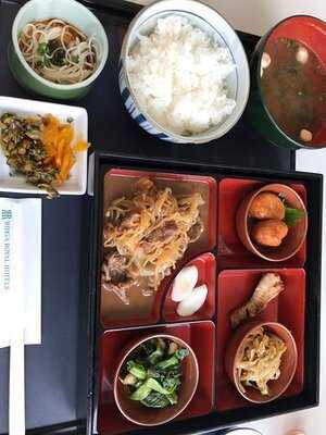 カフェテリア スコラ