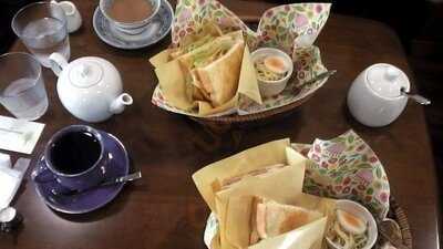 カフェ モーニング・グローリー