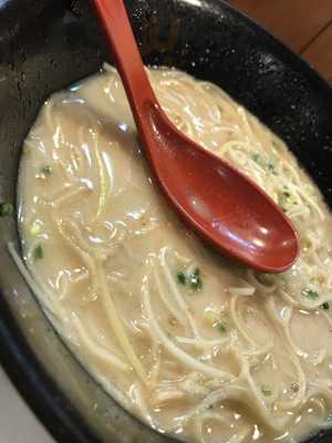 Umamiと豚骨ラーメン 割烹 賢太朗