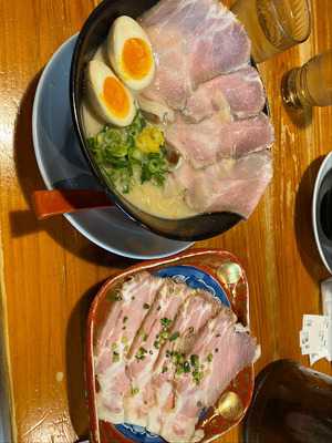 Umamiと豚骨ラーメン 割烹 賢太朗