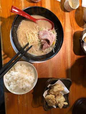 Umamiと豚骨ラーメン 割烹 賢太朗