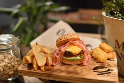 バーガープロダクツ なんば店