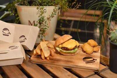 バーガープロダクツ なんば店