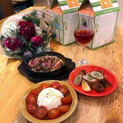 マンジャ エ ベーヴィ