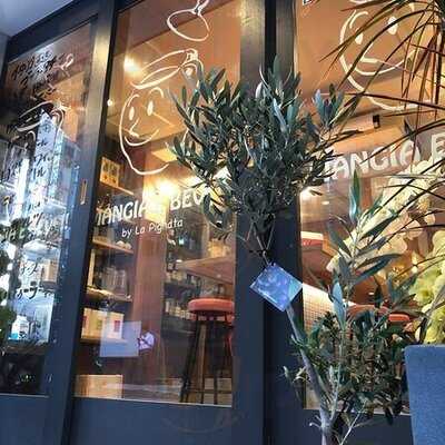 マンジャ エ ベーヴィ