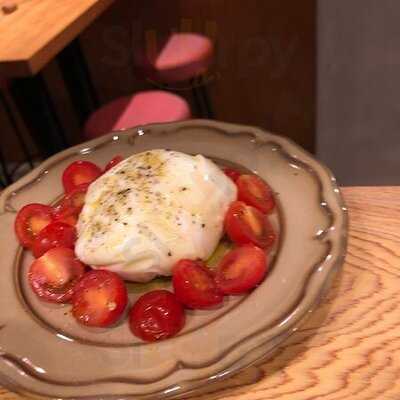 マンジャ エ ベーヴィ