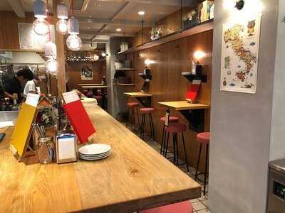 マンジャ エ ベーヴィ