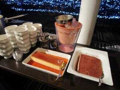 Tenjin Monolith 天神モノリス