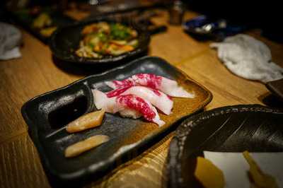 鉄焼酒房 蜂ヤ 本店