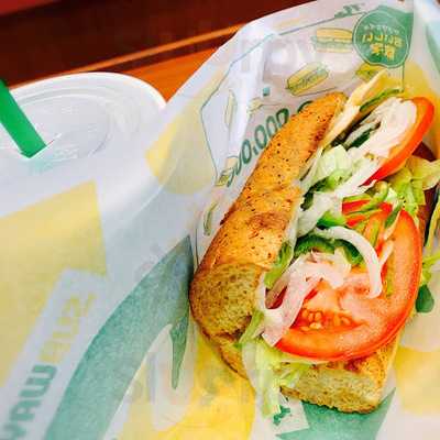 サブウェイ 梅田富国生命ビル店