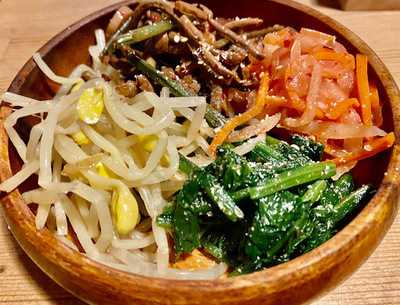 牛串焼き ゴーゴーホルモン亭