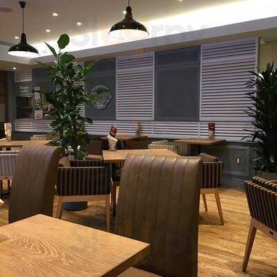 フレッシュネスバーガー 天満橋omm店