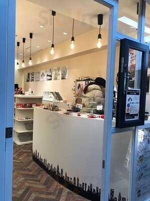 Fat Witch Bakery 大阪店