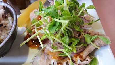 コム シェ トワ