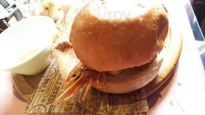 コム シェ トワ