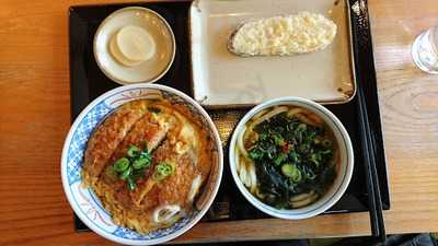 讃岐うどんどんどん福山春日店