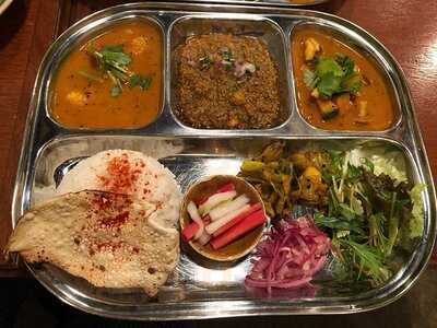 アジア料理 お茶 お酒 アララギ