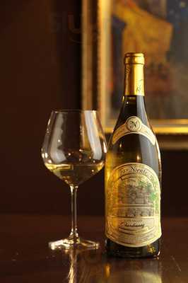 Wine Bar ”beagle. ”