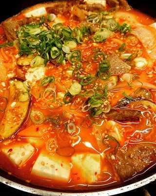 勇麻衣屋 十三店