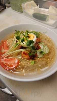 勇麻衣屋 十三店