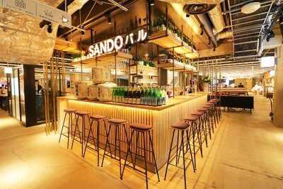 Kyoto Tower Sando バル