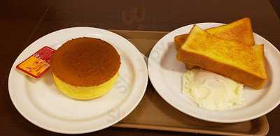 ホリーズカフェ 二条駅前店