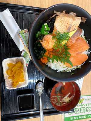 海鮮王premiumもりのみやキューズモールbase店