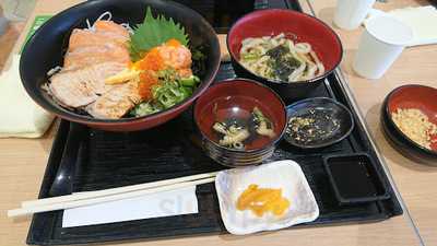 海鮮王premiumもりのみやキューズモールbase店