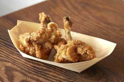 空飛ぶからあげ 大阪梅田店