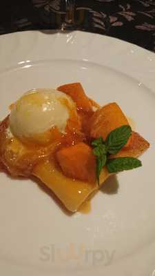 レストラン アラスカ 本店