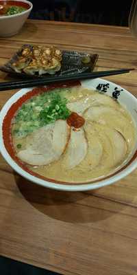 月さむ