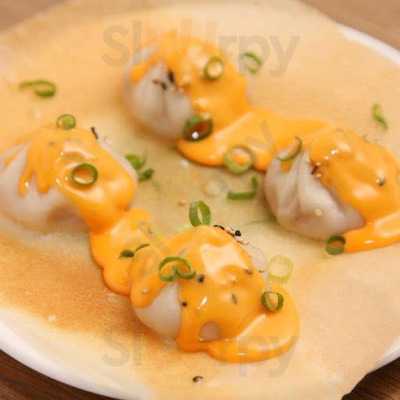 羽根つき焼き小龍包 鼎’s 堺筋本町店