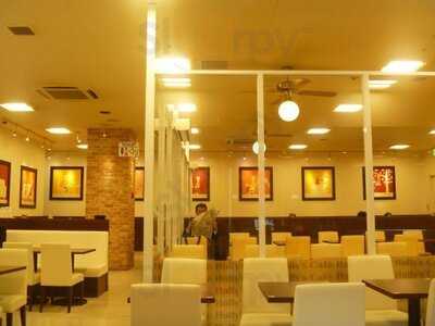 ホリーズカフェ 堺筋本町店