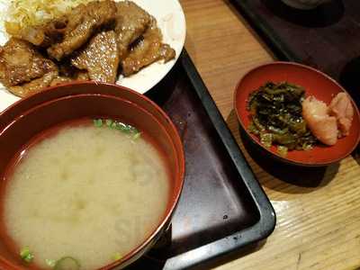 もつ鍋とビオワイン ぼん