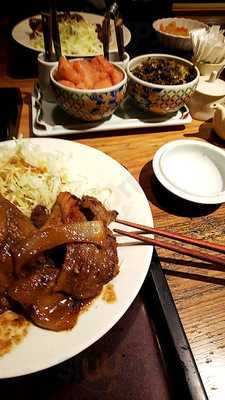 もつ鍋とビオワイン ぼん