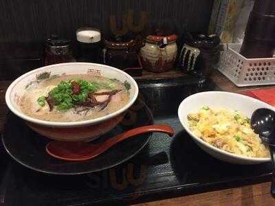 虎と龍 出来島店