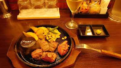 旨んまーいステーキ 大阪駅前第3ビル店