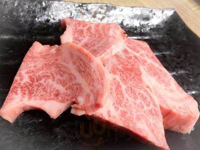 本場韓国焼肉 牛心