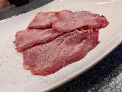 本場韓国焼肉 牛心